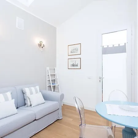 Celeste Bed & Breakfast 4*
